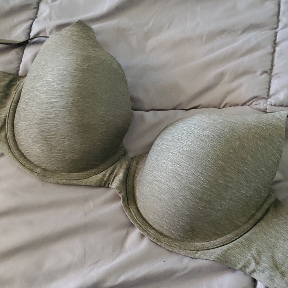 Aerie bra lightly lined with underwire 40B